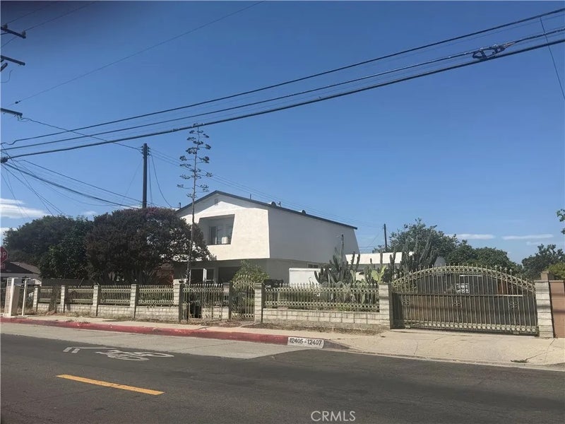 12407 Elliott Ave