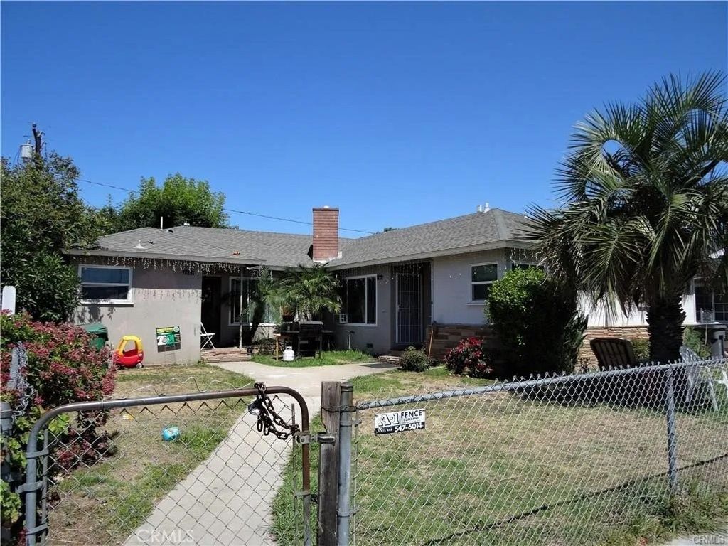 Photo of 2202 N Bristol St, Santa Ana, CA 92706 (MLS # PW26001529)
