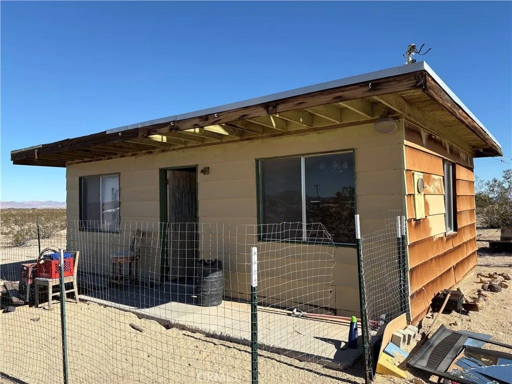 Photo of 64815 Carot, Joshua Tree, CA 92284 (MLS # JT25271930)