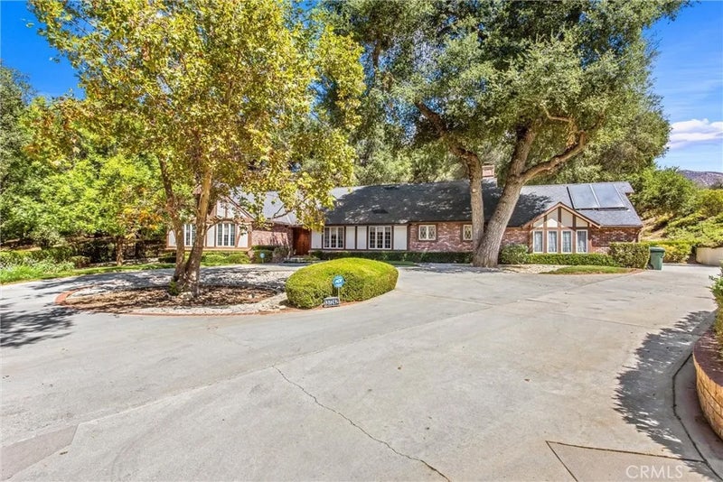 37242 Oak Grove