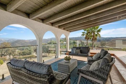 Photo of 2918 Fairview Dr, Vista, CA 92084 (MLS # NDP2600637)