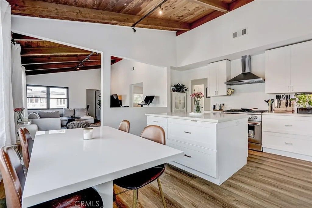 Photo of 944 15th Place, Hermosa Beach, CA 90254 (MLS # SB26069232)