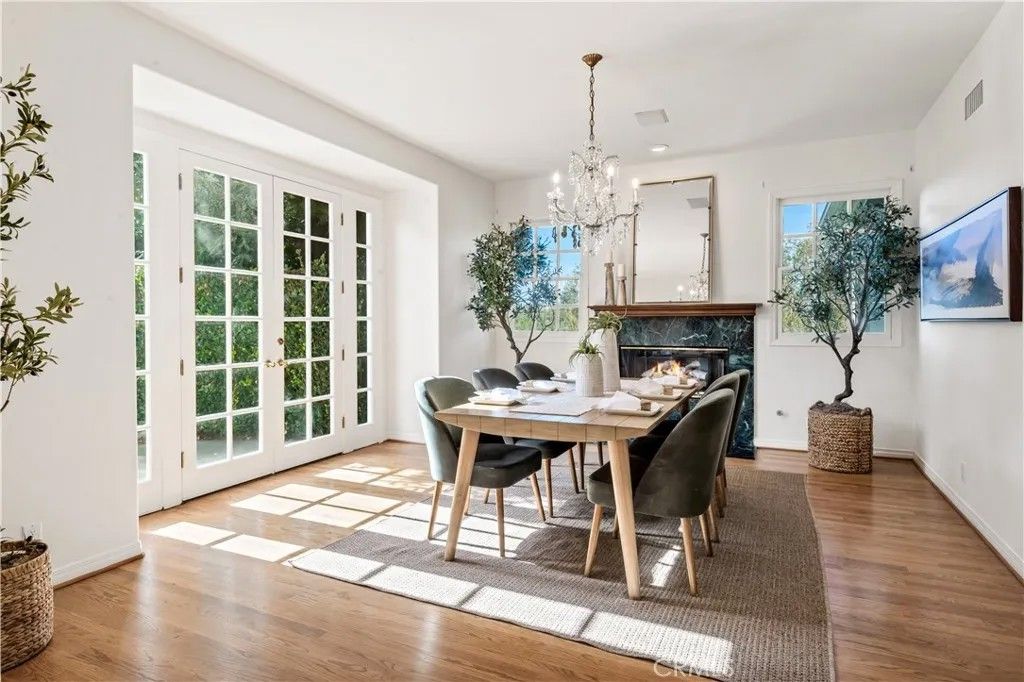 Photo of 15 Hillcrest Manor Mnr, Rolling Hills Estates, CA 90274 (MLS # PV25273121)