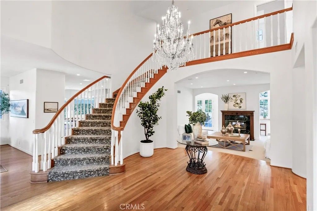 Photo of 15 Hillcrest Manor Mnr, Rolling Hills Estates, CA 90274 (MLS # PV25273121)