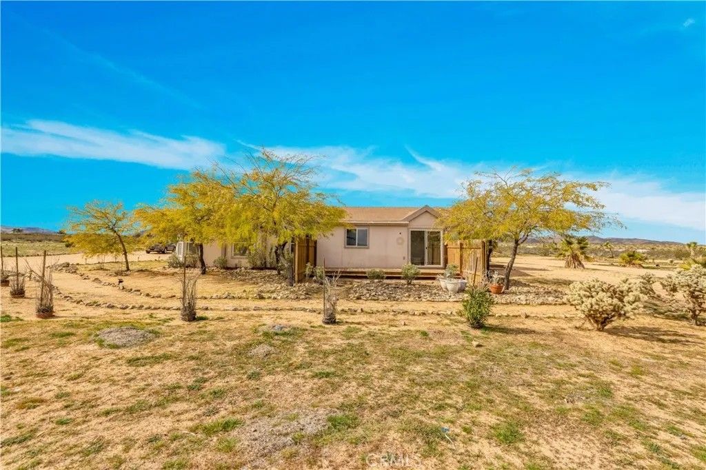 Photo of 492 Surrey Avenue, Landers, CA 92284 (MLS # JT26028273)