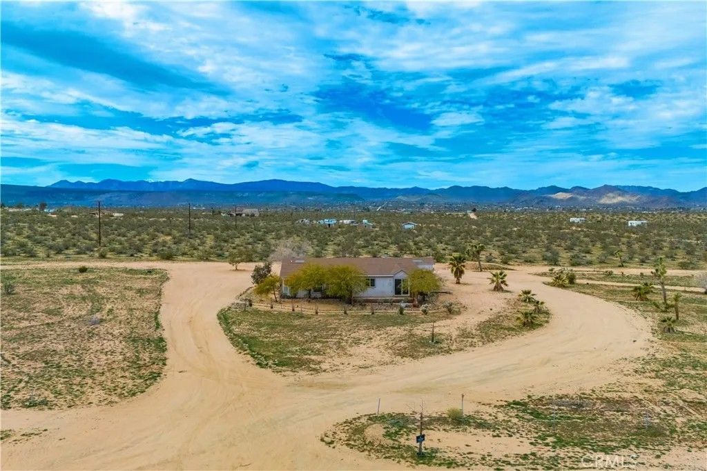 Photo of 492 Surrey Avenue, Landers, CA 92284 (MLS # JT26028273)