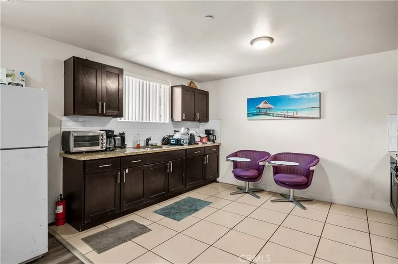 844 W 78th Street