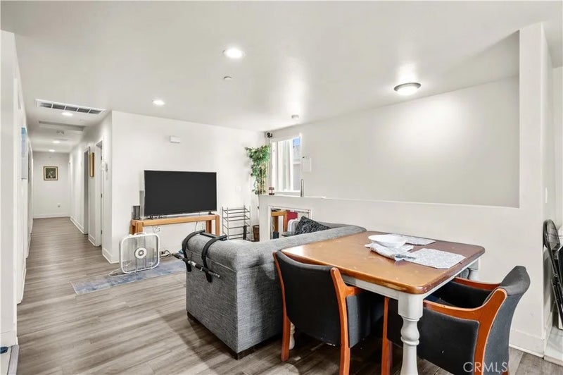844 W 78th Street