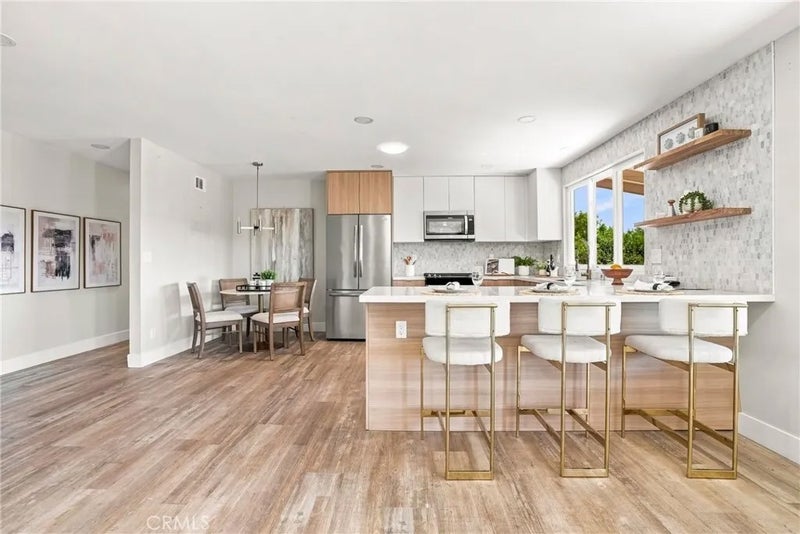 6742 Greenbrier Court