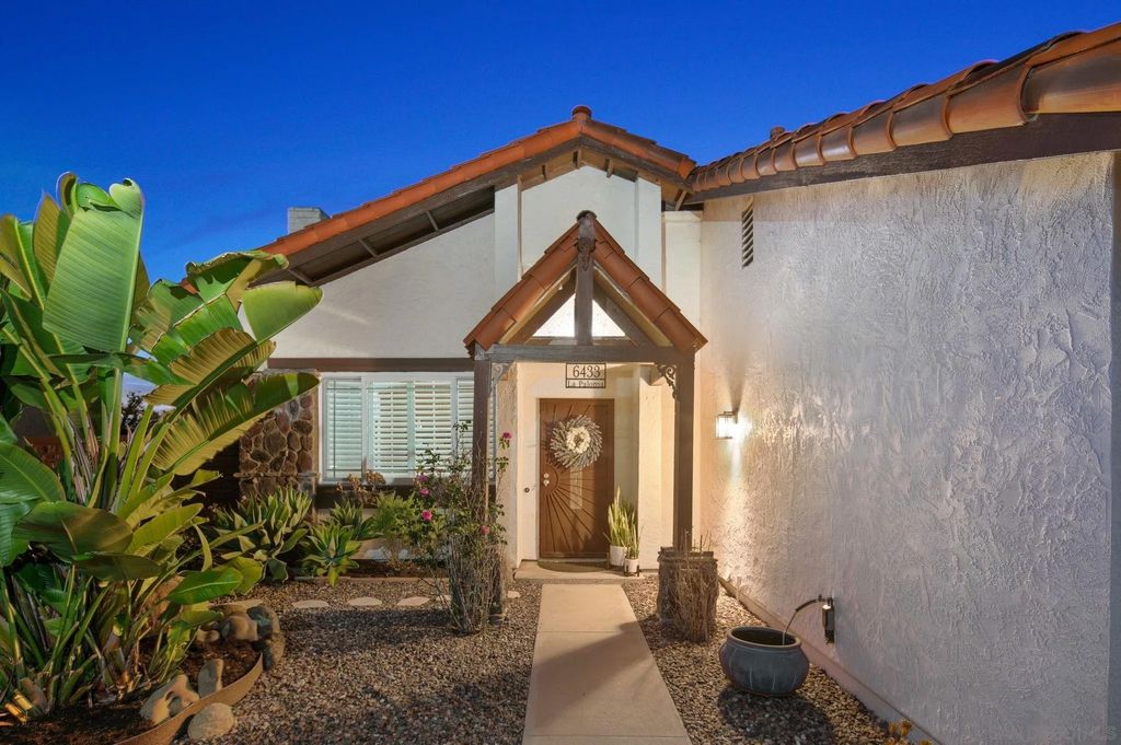 Photo of 6433 La Paloma St, Carlsbad, CA 92009 (MLS # 260005276)