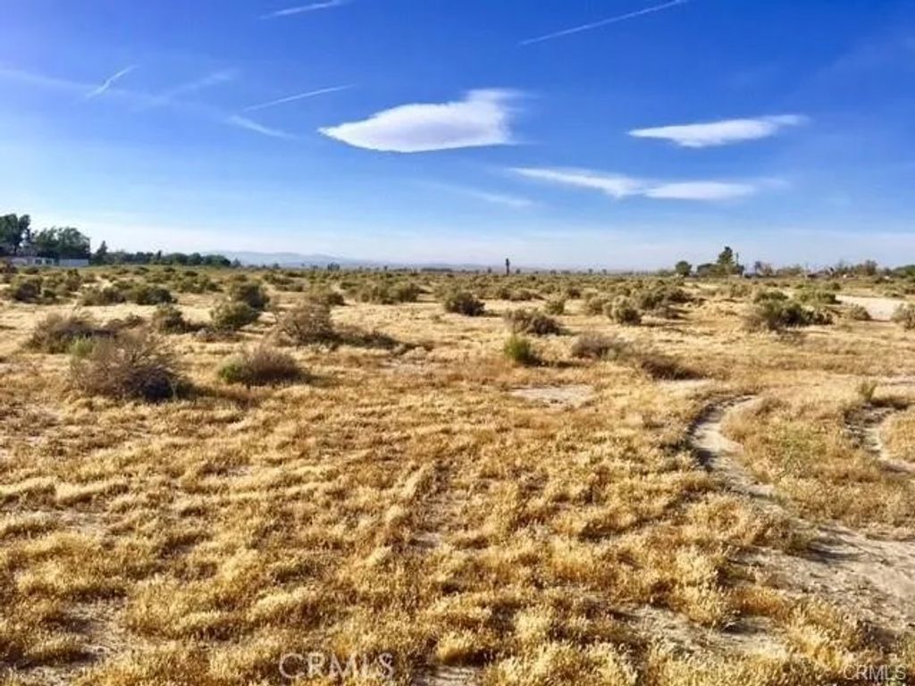 Photo of 93 Avenue J, Roosevelt, CA 93535 (MLS # DW26104656)