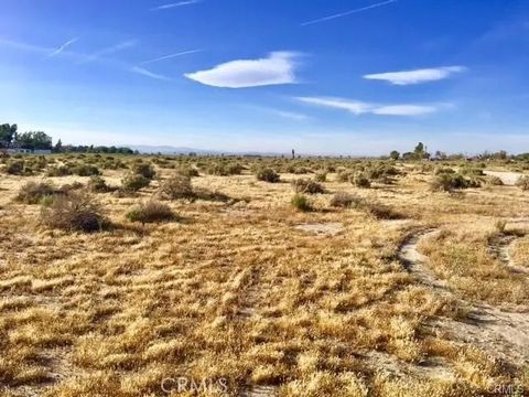 Photo of 93 Avenue J, Roosevelt, CA 93535 (MLS # DW26104656)