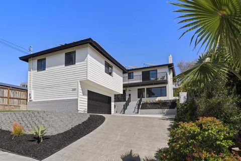 2841 Lloyd Street San Diego CA 92117