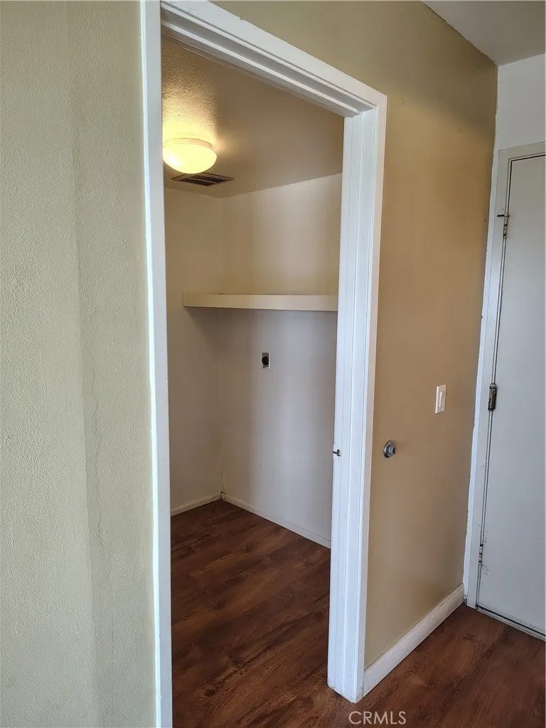 16907 Royal View