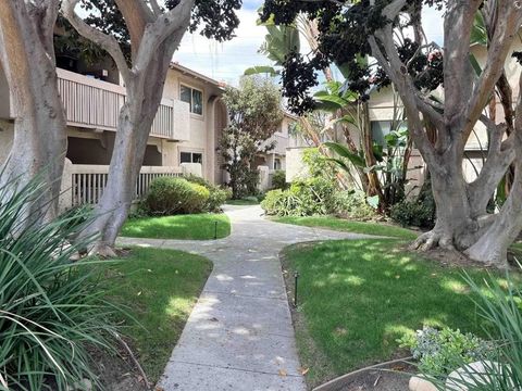 Photo of 2352 Altisma Way #9, Carlsbad, CA 92009 (MLS # NDP2604397)