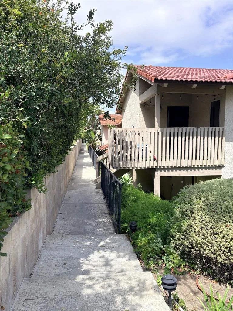 Photo of 2352 Altisma Way #9, Carlsbad, CA 92009 (MLS # NDP2604397)