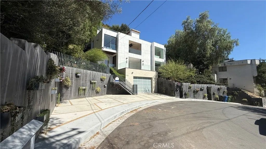 3901 Avenida Del Sol