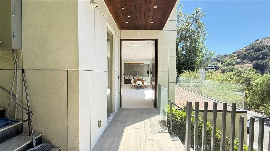 3901 Avenida Del Sol