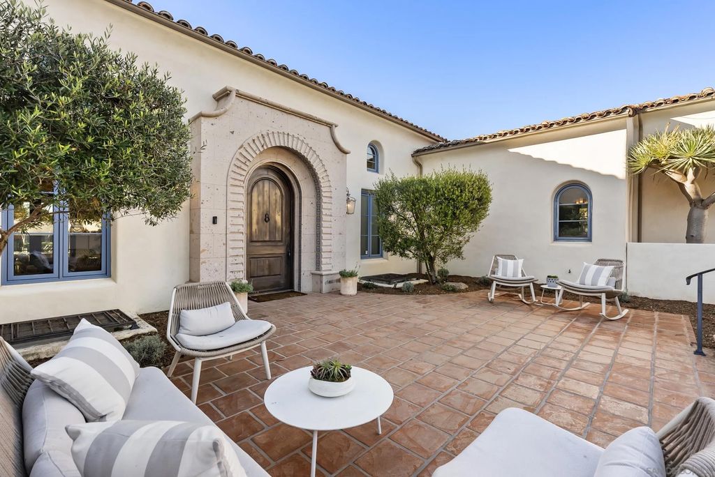 Photo of 16636 El Zorro Vista, Rancho Santa Fe, CA 92067 (MLS # 2600895)