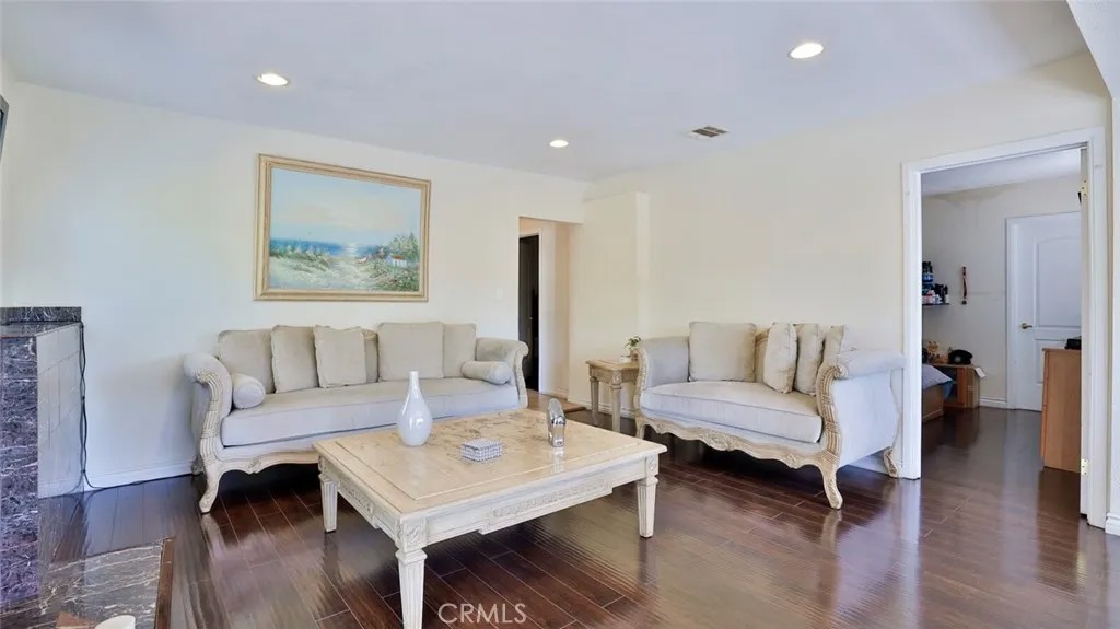 10058 Sunland Boulevard