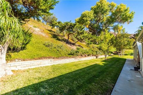 Tiny photo for 19427 Oak Crossing Road, Newhall, CA 91321 (MLS # SR25244368)
