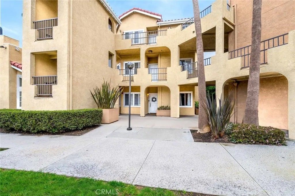Photo of 16912 Sims Lane #103, Huntington Beach, CA 92649 (MLS # PW26029747)
