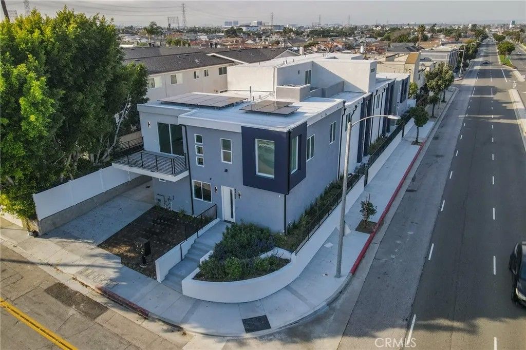 Photo of 2707 Ruhland Ave, Redondo Beach, CA 90278 (MLS # SB26049914)