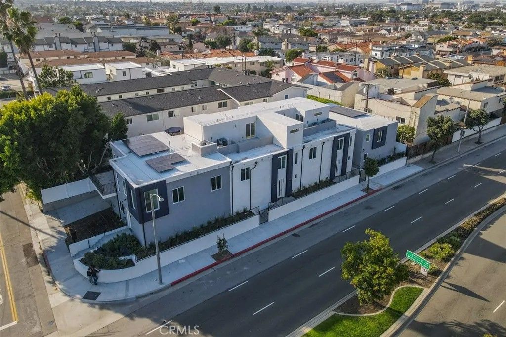 Photo of 2707 Ruhland Ave, Redondo Beach, CA 90278 (MLS # SB26049914)