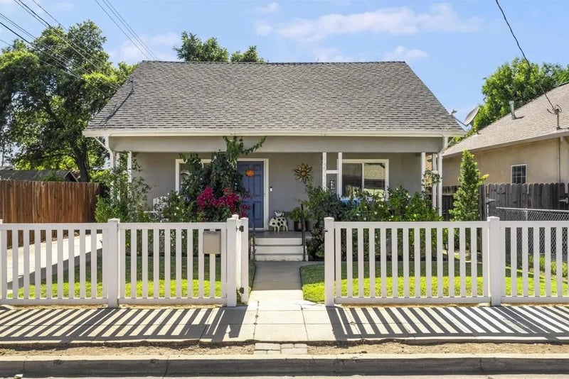 2776 Santa Clara Way