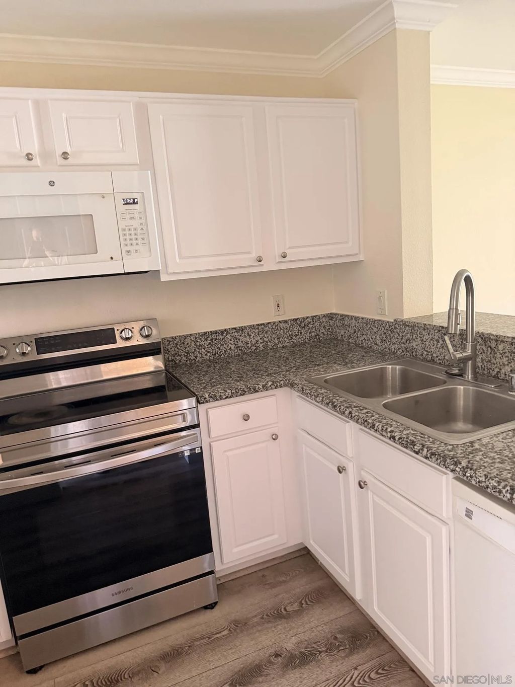 Photo of 7405 Charmant Dr #1922, San Diego, CA 92122 (MLS # 260010060)