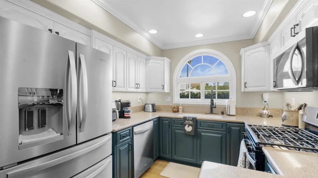 9869 Aldergrove Lane