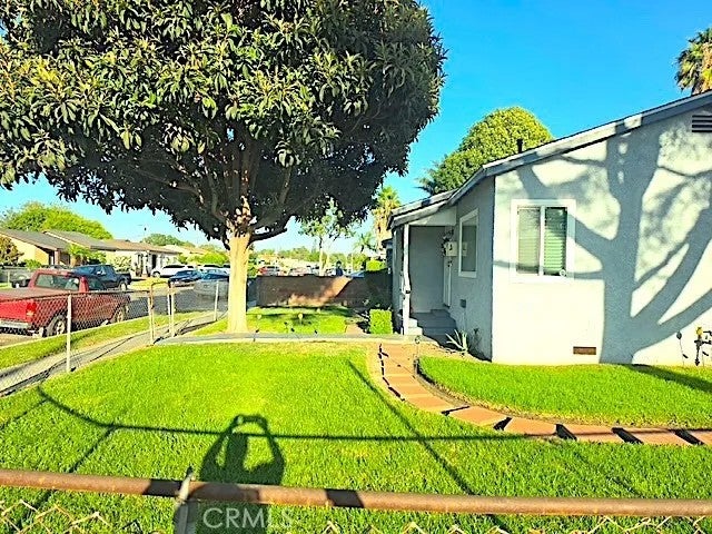 3704 E Wymore