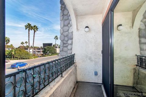 Tiny photo for 4494 Mentone St #6, San Diego, CA 92107 (MLS # 250039197)
