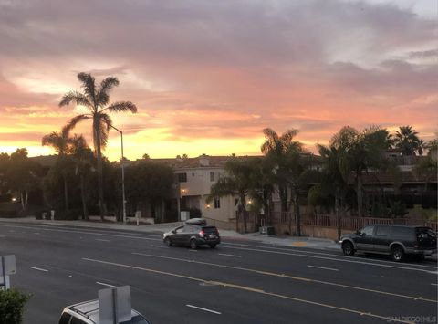 Tiny photo for 4494 Mentone St #6, San Diego, CA 92107 (MLS # 250039197)