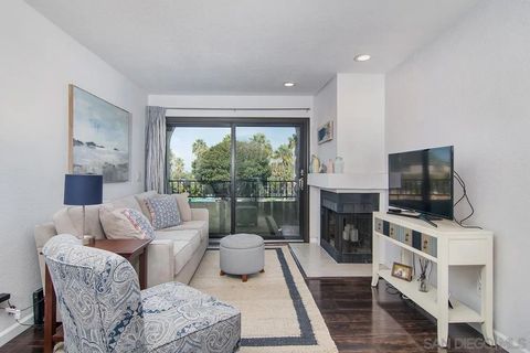 Tiny photo for 4494 Mentone St #6, San Diego, CA 92107 (MLS # 250039197)