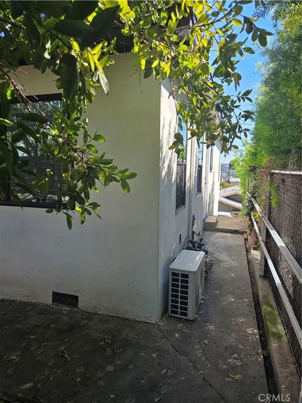 Photo of 230 N Hoover St, Los Angeles, CA 90004 (MLS # DW25253446)