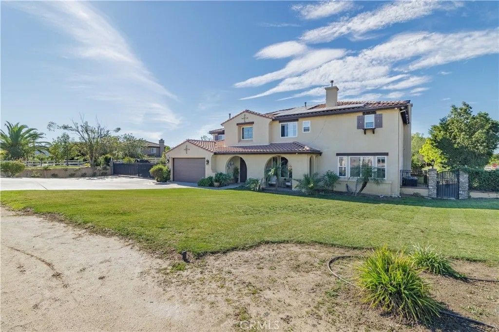 Photo of 17797 Canyonwood Drive, Riverside, CA 92504 (MLS # IG26056689)