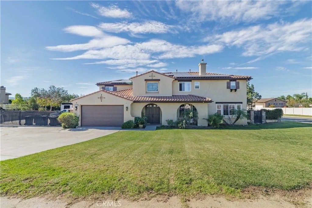 Photo of 17797 Canyonwood Drive, Riverside, CA 92504 (MLS # IG26056689)