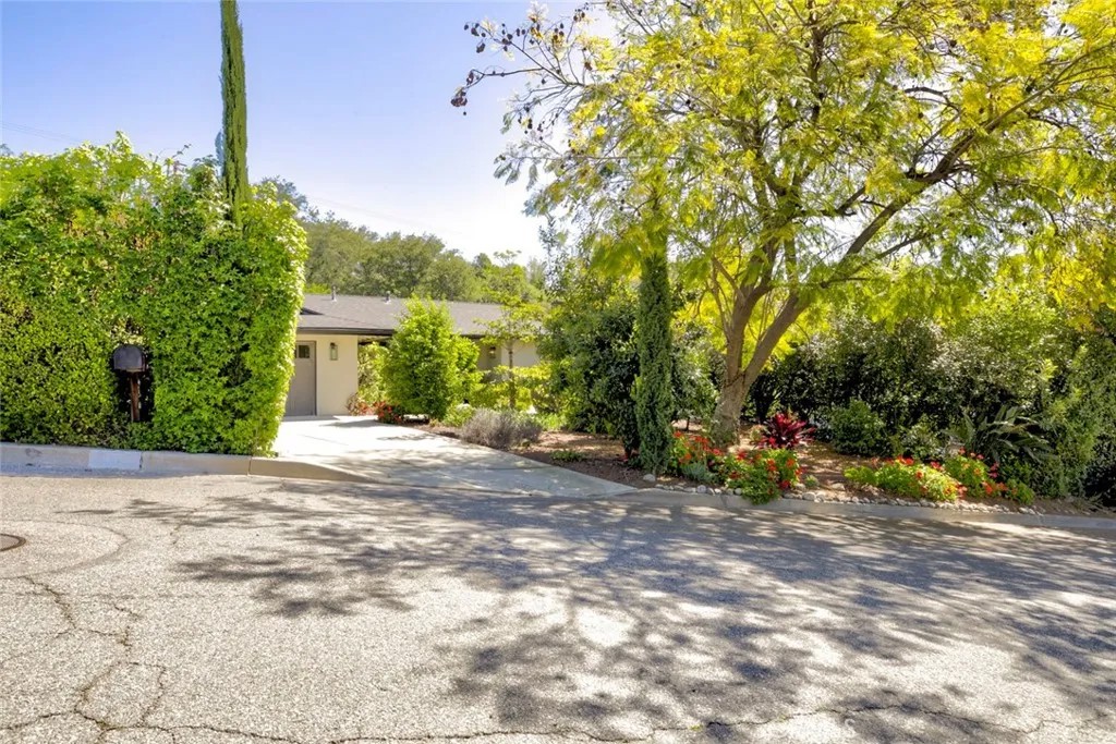 650 Sierra Meadows