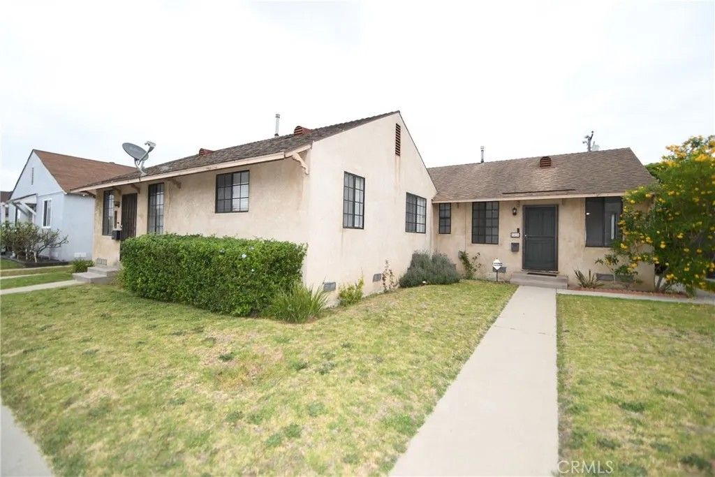 Photo of 2422 Arlington Ave, Torrance, CA 90501 (MLS # SB26075211)