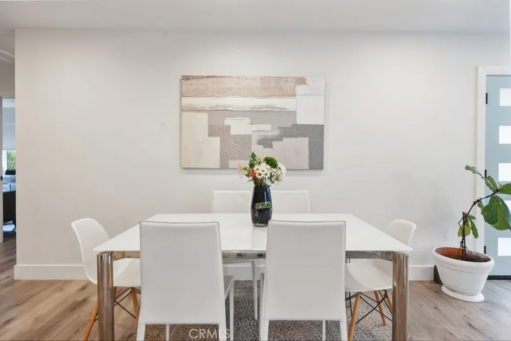 4434 Santa Monica Avenue