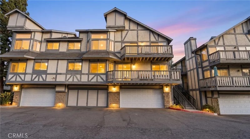 527 S Walnut 3
