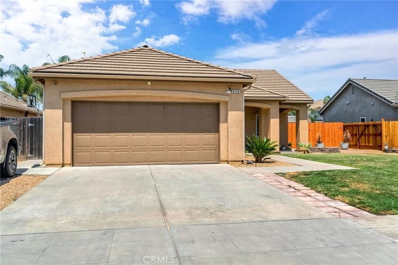6336 W Wrenwood