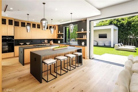 Tiny photo for 14822 Hesby Street, Sherman Oaks, CA 91403 (MLS # SR25235124)
