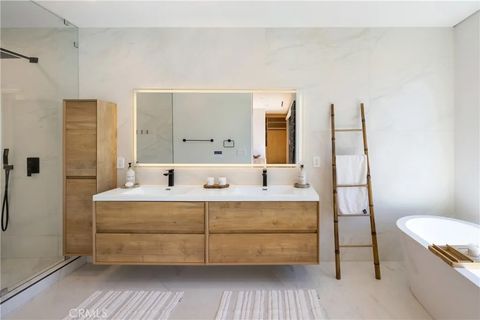 Tiny photo for 14822 Hesby Street, Sherman Oaks, CA 91403 (MLS # SR25235124)