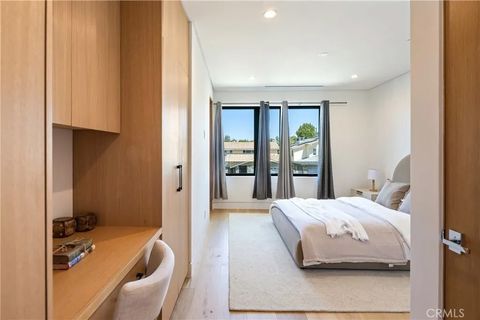 Tiny photo for 14822 Hesby Street, Sherman Oaks, CA 91403 (MLS # SR25235124)