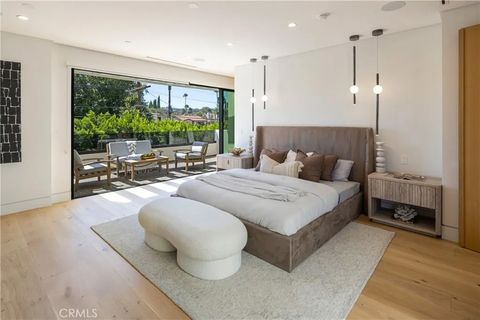 Tiny photo for 14822 Hesby Street, Sherman Oaks, CA 91403 (MLS # SR25235124)