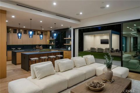 Tiny photo for 14822 Hesby Street, Sherman Oaks, CA 91403 (MLS # SR25235124)
