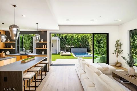 Tiny photo for 14822 Hesby Street, Sherman Oaks, CA 91403 (MLS # SR25235124)