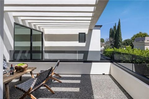Tiny photo for 14822 Hesby Street, Sherman Oaks, CA 91403 (MLS # SR25235124)